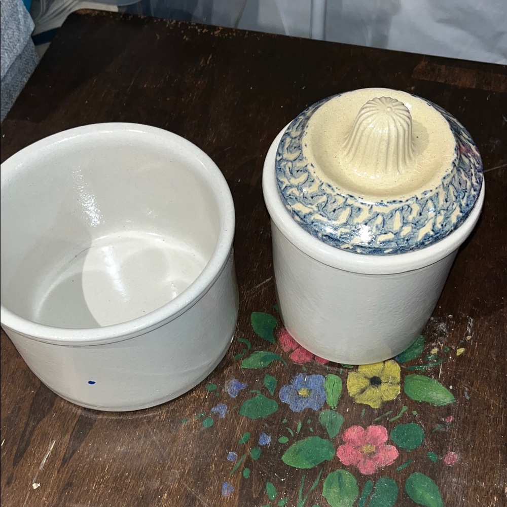 Robinson-Ransbottom Cream and Blue Clay Pottery Jar & bowl